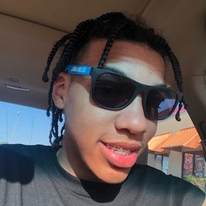 Meet your Posher, Ethan